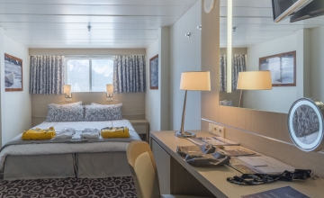 Ocean Diamond - Twin Window Cabin