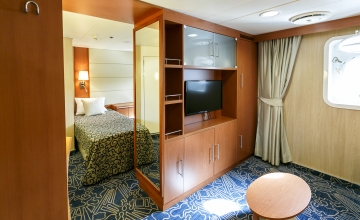 Twin Porthole Suite (2)