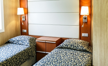 Twin Window Suite